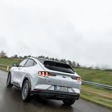 Zwei Ladekabel sind serienmäßig