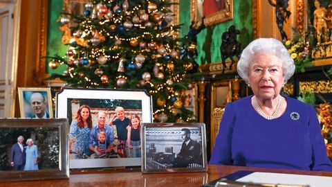 Weihnachtsansprache der Queen 2019: Harry, Meghan und Archie fehlen auf dem Schreibtisch