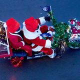 Berlin Christmas Bike Tour 2020  Über Hundert Weihnachtsmänner beteiligten sich an der diesjährigen Berlin Christmas Bike Tour, die bereits zum 23. Mal stattfand.