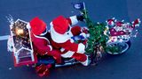Berlin Christmas Bike Tour 2020  Über Hundert Weihnachtsmänner beteiligten sich an der diesjährigen Berlin Christmas Bike Tour, die bereits zum 23. Mal stattfand.