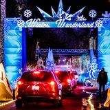 Lake Forest: Winter Wonderland   Die Saddleback Church im Großraum Los Angeles versetzt ihre Gemeindemitglieder in Adventsstimmung, indem sie durch eine Lichtinstallation fahren dürfen.