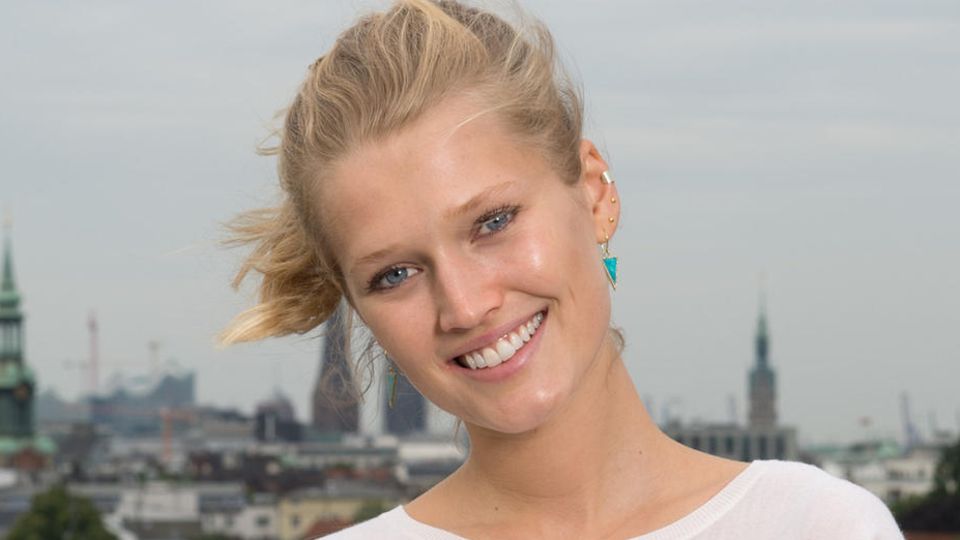 Supermodel Toni Garrn spricht über ihre Corona-Trauung