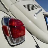 Rote Rückleuchten lassen auf ein US-Modell schließen