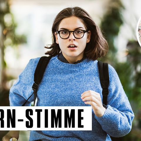 Eine rennende Studentin