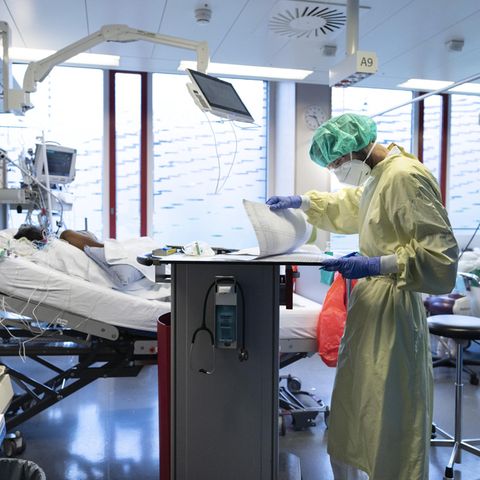 Dramatische Intensiv-Lage in Sachsen: Medizinethiker über Triage: "Per se ist das Alter kein Entscheidungskriterium"