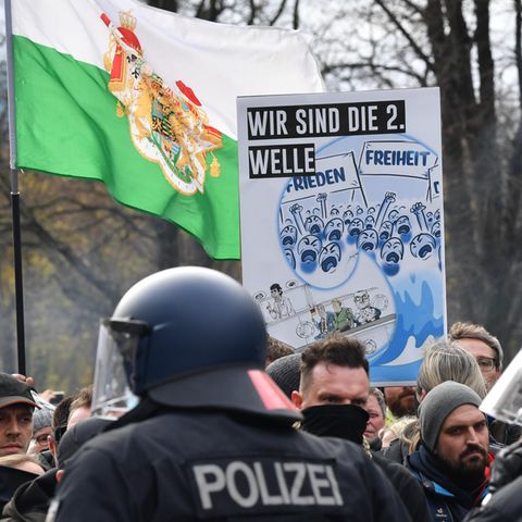 Rekord-Coronazahlen: Explodierende Infektionszahlen: Warum das Virus Sachsen noch viel mehr spaltet als Pegida
