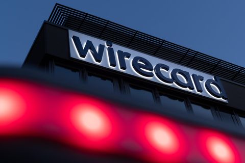 Der Schriftzug von Wirecard ist an der Firmenzentrale des Zahlungsdienstleisters in Aschbeim bei München zu sehen