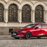 Der Mazda 3 ist 4,46 Meter lang und übertrifft den Golf 8 um 18 Zentimeter