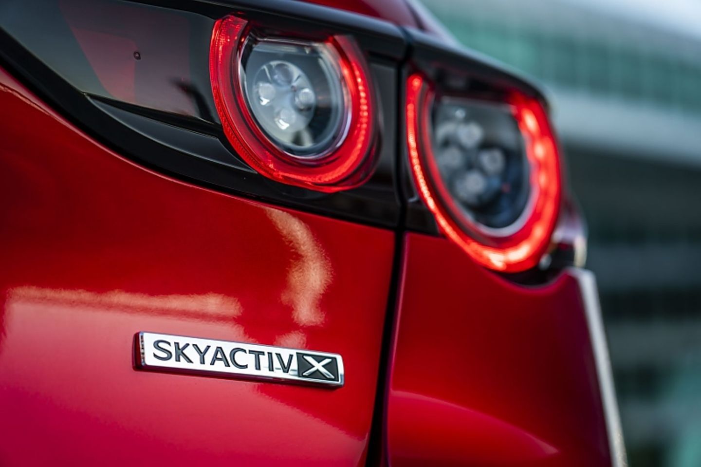 Der Mazda 3 Skyactiv X 2.0 M Hybrid ist maximal 216 km/h schnell