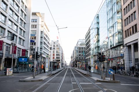 Wegen des Coronavirus ist die Berliner Friedrichsstraße menschenleer