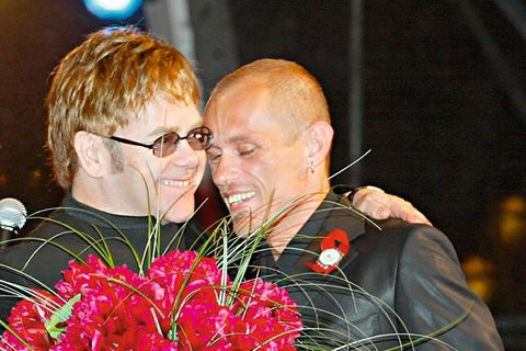 Gery Keszler und Sir Elton John beim Life Ball 2002