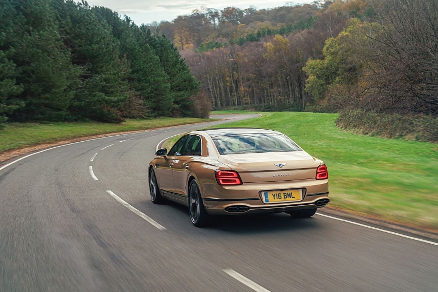 Der Bentley Flying Spur V8 ist mehr Gleiter als Sprinter Der Bentley Flying Spur V8 ist mehr Gleiter als Sprinter