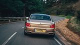 Der Bentley Flying Spur V8 ist bis zu 318 km/h schnell