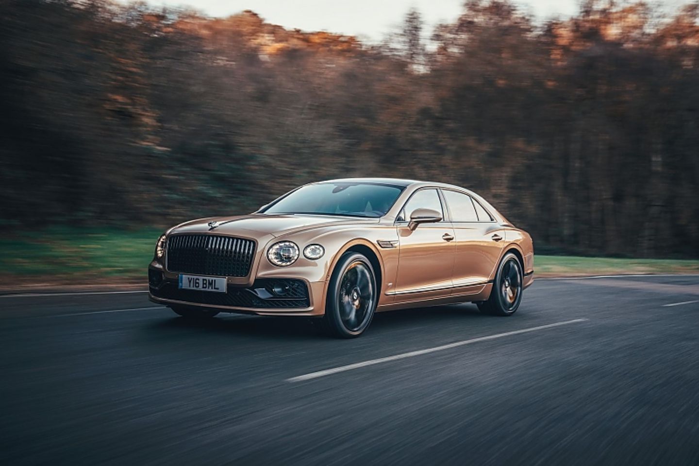 Der Bentley Flying Spur V8 ist 5,32 Meter lang