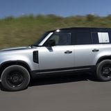 Der Land Rover Defender 110 ist samt Ersatzreifen 5,02 Meter lang