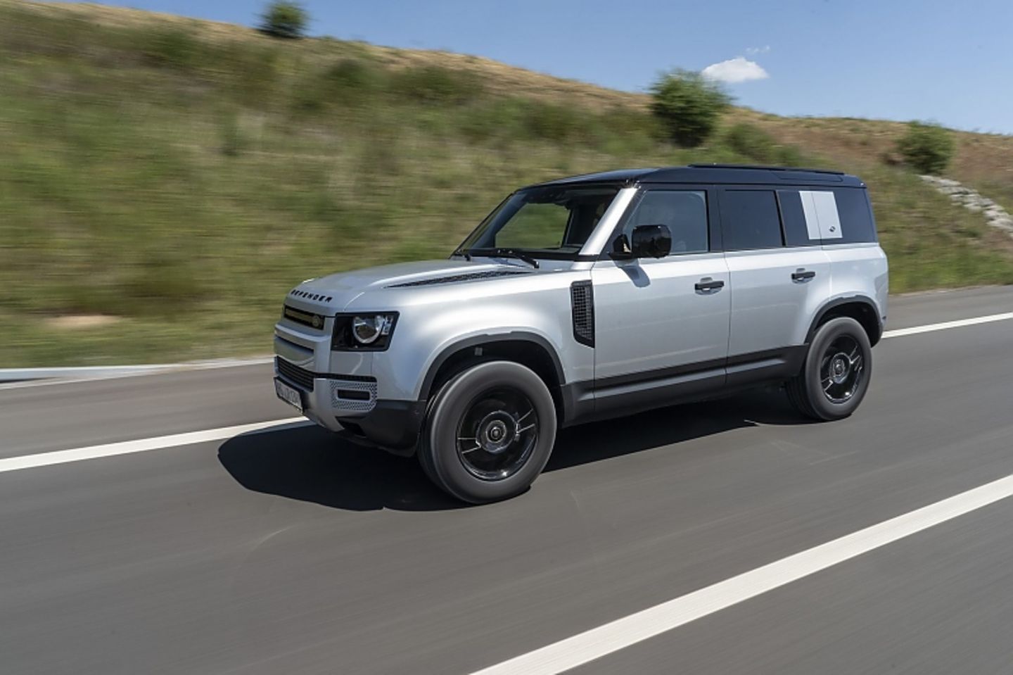 Der P400 Motor mit seinen 294 kW / 400 PS ist durchzugsstrak