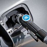 Das Betanken soll mit der Cryomotive-Technologie ebenso einfach von der Hand gehen, wie mit herkömmlichem Wasserstoff