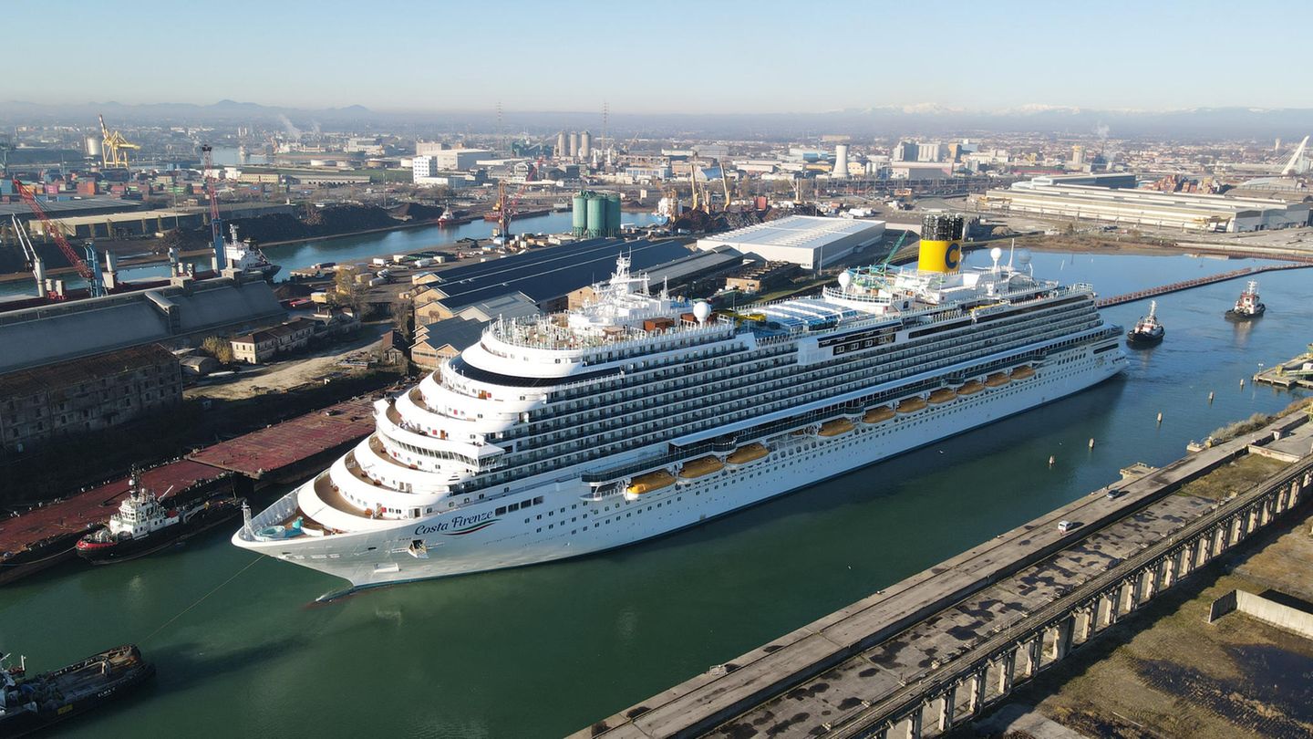 Wurde auf der Werft Monfalcone von Fincantieri gebaut: die 135.500 Tonnen große "Costa Firenze", die für den asiatischen Markt konzipiert ist.