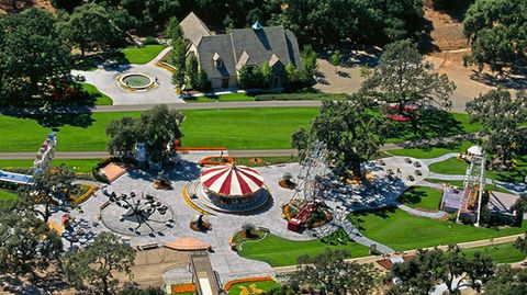Michael Jacksons Neverland-Anwesen im Jahr 2001 aus der Luft
