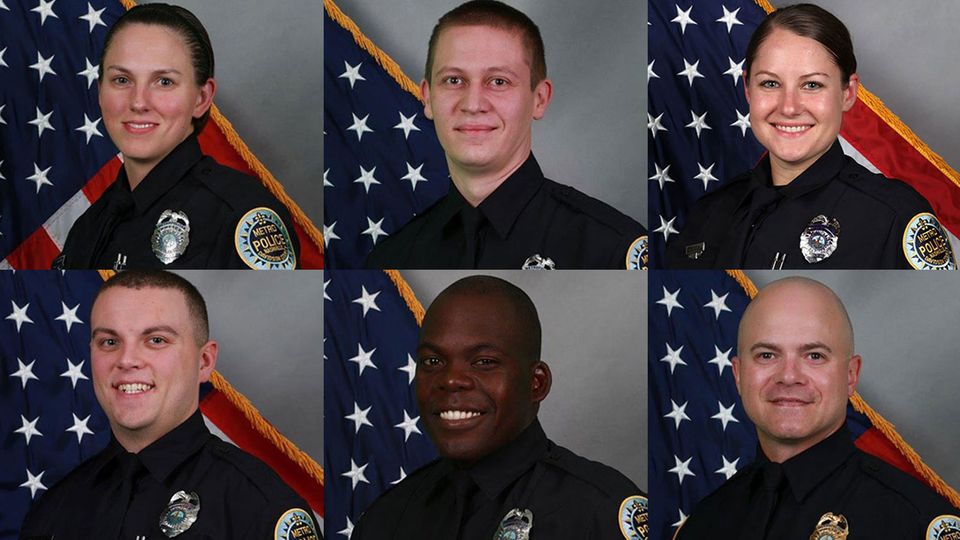 Die Polizisten Amanda Topping, James Luellen, Brenna Hosey, Michael Sipos, James Wells und Timothy Miller (v.l.)