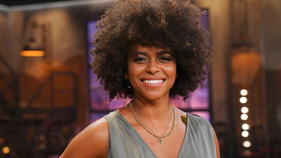 Moderatorin Aminata Belli: Aminata Belli moderiert seit 2020 zusammen mit MoTrip die NDR-Talkshow "deep und deutlich" Aminata Belli moderiert seit 2020 zusammen mit MoTrip die NDR-Talkshow "deep und deutlich"