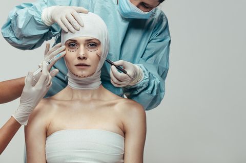 Die Bilder vor ihrer Schönheits-OP dürften die Patienten der Klinik nicht im Netz sehen wollen (Symbolbild)