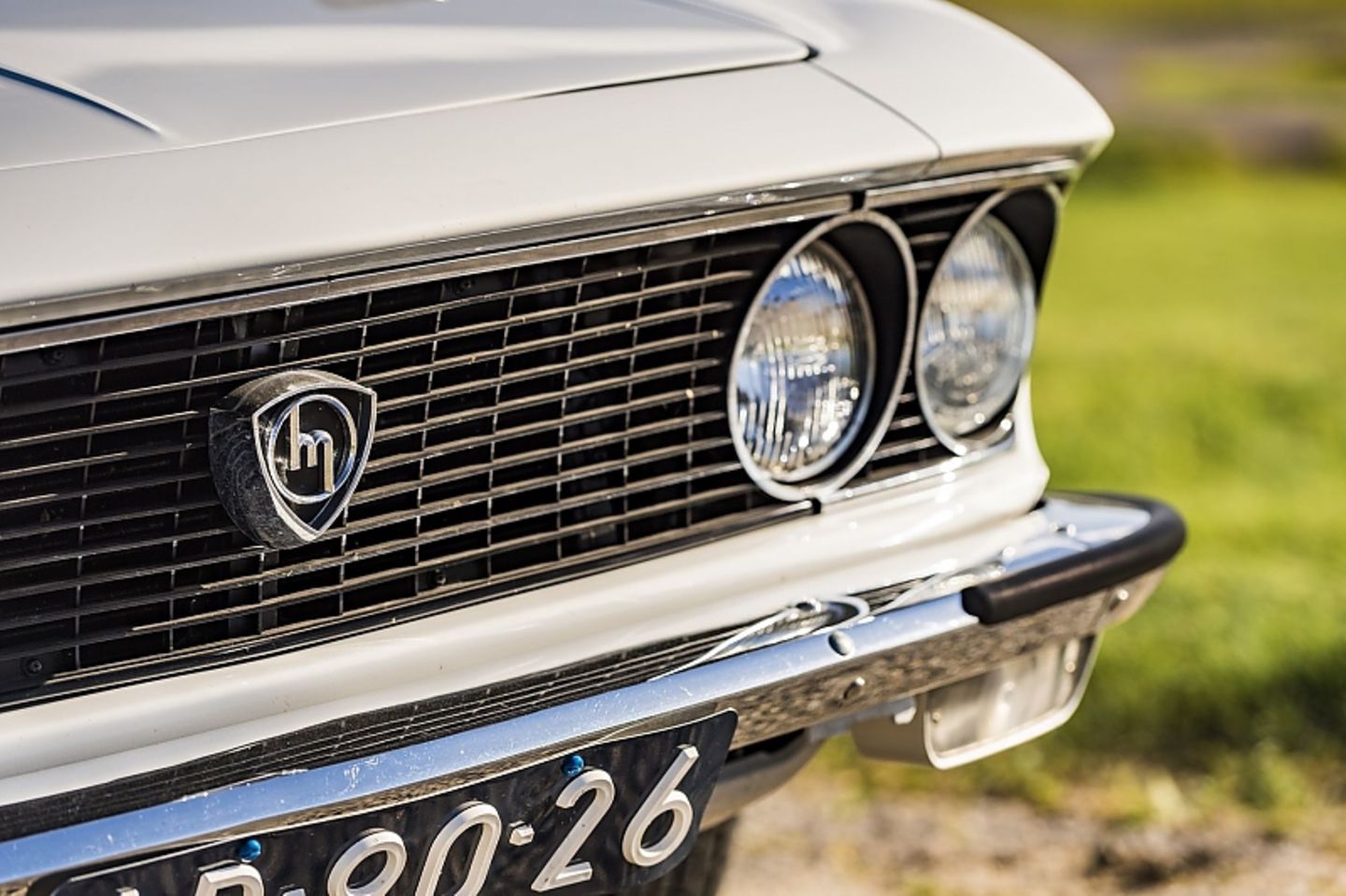 Du Doppelscheinwerfer gaben dem Mazda Luce R130 ein südeuropäisches Flair
