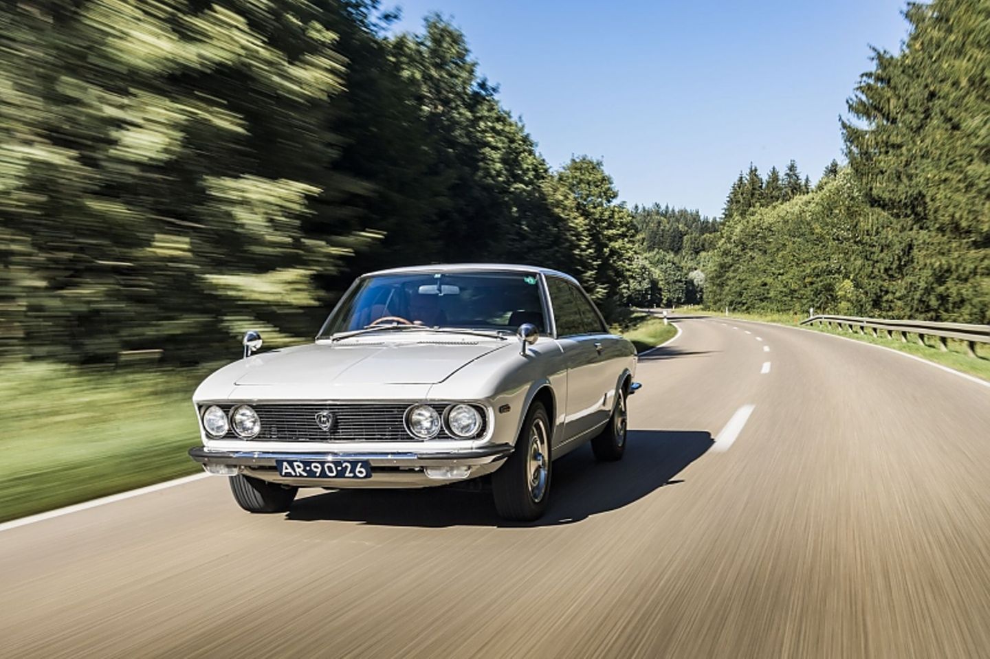 Das Fahrwerk Mazda Luce R130 ist sehr komfortabel abgestimmt