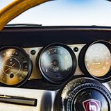 So muss es sein: Der Drehzahlmesser in der Mitte