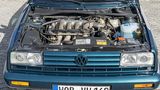 Der Motorraum ist prall gefüllt