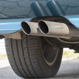 Der Doppelauspuff ist vergleichsweise zurückhaltend