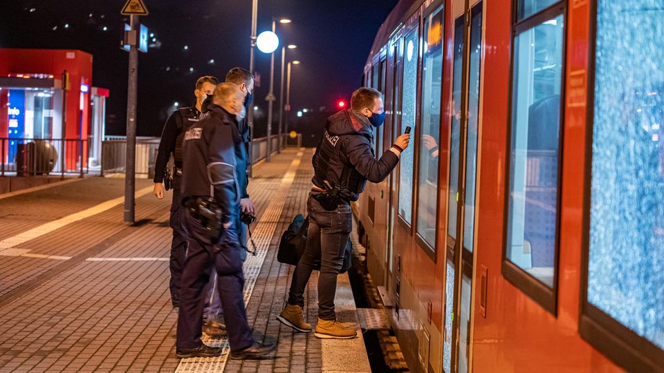 Schüsse auf Regionalbahn in Lüdenscheid