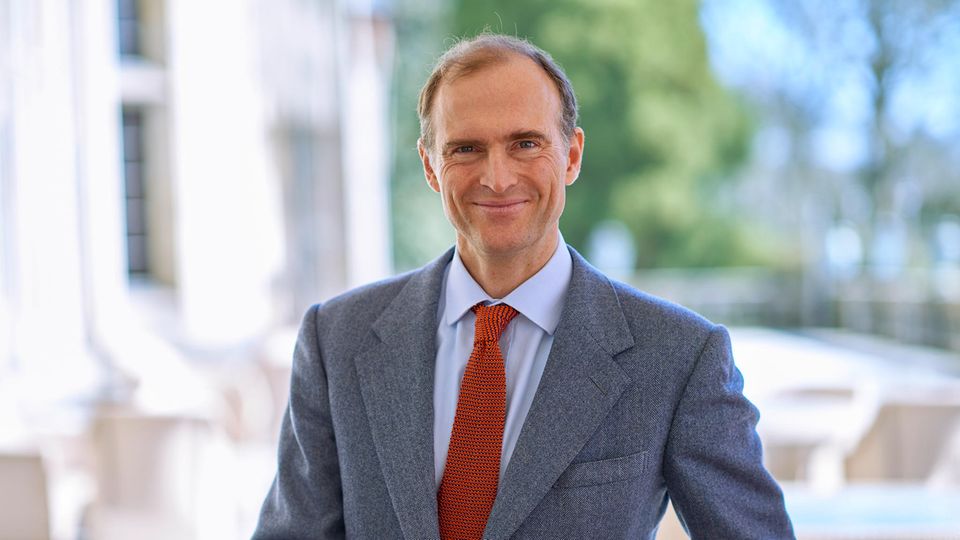 Städtetourismus: Der Betriebswirt Heinrich Donatus von Hessen leitet die Hessische Hausstiftung. Das Unternehmen schließt das Grandhotel Hessischer Hof in Frankfurt. Der Betriebswirt Heinrich Donatus von Hessen leitet die Hessische Hausstiftung. Das Unternehmen schließt das Grandhotel Hessischer Hof in Frankfurt.