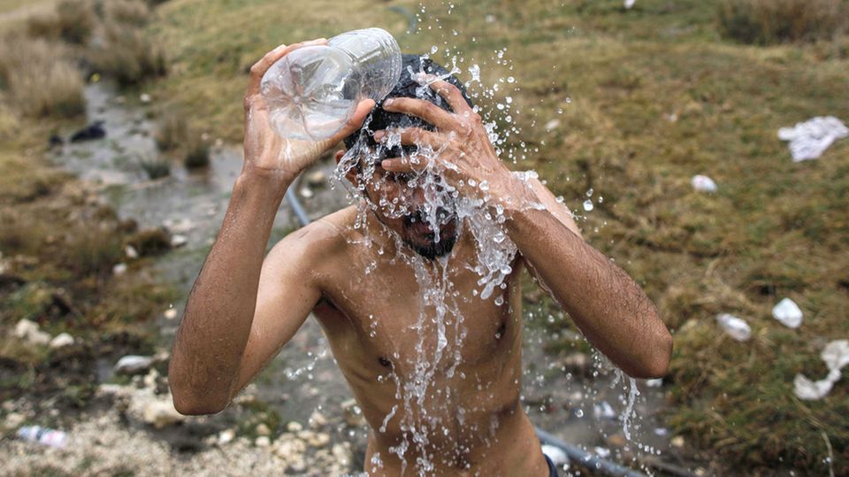 Das vergessene Elend von Lipa – Migranten schlafen bei Minusgraden unter freiem Himmel
