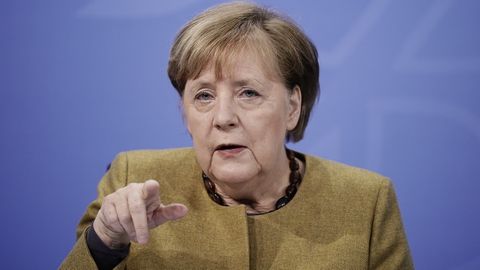 Kanzlerin Merkel appelliert an Bürger, Kontakte nochmal deutlich zu beschränken.