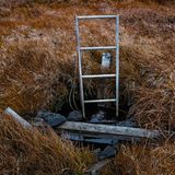 Ein gefluteter traditioneller Kühlschrank