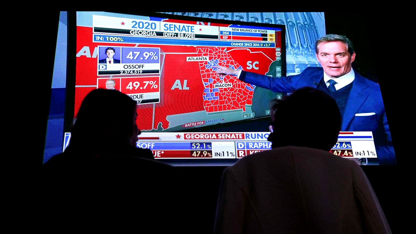 Warten auf die Wahlergebnisse: TV-Zuschauer im Grand Hyatt Hotel in Atlanta, Georgia