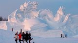 Ein schneeweißer Drache: In dem Teil der Austellung werden Snow Sculptures gezeigt
