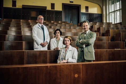 Die sechs neuen Episoden von "Charité" werden am 12., 19. und 26. Januar jeweils dienstags in Doppelfolgen gesendet. Bereits jetzt ist die komplette dritte Staffel online in der ARD-Mediathek abrufbar.