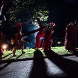 Ausblick aufs Frühjahr: Im südlichen Tessin steht der Ort Mendrisio vom 1. bis 4. April im Zeichen der Osterprozessionen, die im Dezember 2019 von der Unescco in die Liste des immateriellen Kulturerbes der Menschheit aufgenommen wurden.  Infos: www.ticino.ch