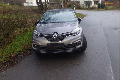 Auto der Marke Renault mit der Leiche im Kofferraum.