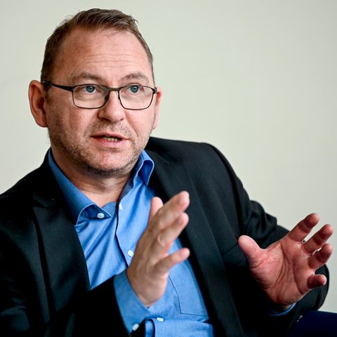 Im stern-Interview spricht ver.di-Chef Frank Werneke über die Arbeitswelt in Zeiten des Coronavirus