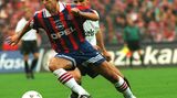 14. Oktober 1995  Der große Triumph. Auch wenn Mehmet Scholl bei den Bayern wirbelte, feiert Gladbach an diesem Tag den ersten Sieg im Münchner Olympiastadion. Das war den Fohlen in 30 Jahren Bundesliga nicht gelungen. Rückkehrer Stefan Effenberg erzielt das 1:0 und durch ein Eigentor von Andreas Herzog gehen die Gladbacher 2:0 in Führung. Der Anschlusstreffer durch Jean-Pierre Papin bringt nichts mehr ein.