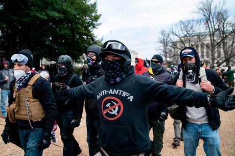 "Anti-Antifa": Mitglieder der rechtsradikalen Proud Boys bei den Protesten vor dem US-Kapitol in Washington