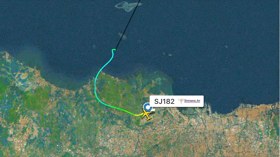 News-Ticker - Flugzeug Indonesien Dieses Radarbild zeigt die Flugbahn des indonesischen Sriwijaya Air Flug 182, bevor er vom Radar verschwand