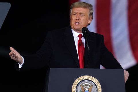 Amazon, Apple, Google, Facebook: Die Internet-Giganten stellen Trump und seine Anhänger stumm – was für eine Heuchelei!