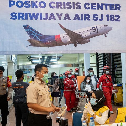 Sriwijaya-Air-Absturz: Für Angehörige des Fluges SJ182 wurde am Flughafen von Jakarta ein Krisenzentrum eingreichtet.