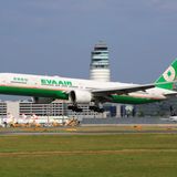 Platz 9: Eva Air  Die taiwanesische Fluglinie ist in Deutschland weniger bekannt, trat jedoch schon 2013 der Star Alliance bei. Die zweite große Fluggesellschaft der chinesischen Inselrepublik, die zur Evergreen-Container-Reederei gehört, gilt als besonders sicher und fliegt von Taipeh aus einige Städte in Europa an. Das Durchschnittsalter der Flotte betrrägt  6,3 Jahre.