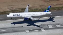 Bild 1 von 11 der Fotostrecke zum Klicken  -  Platz 10: Jetblue Airways  Der vor 20 Jahren gegründete US-Billigflieger betreibt eine Airbus- und Embraer-Jetflotte mit einem Durchschnittsalter von 11,1 Jahren und schaffte es unter die Top 10 der sichersten Airlines.