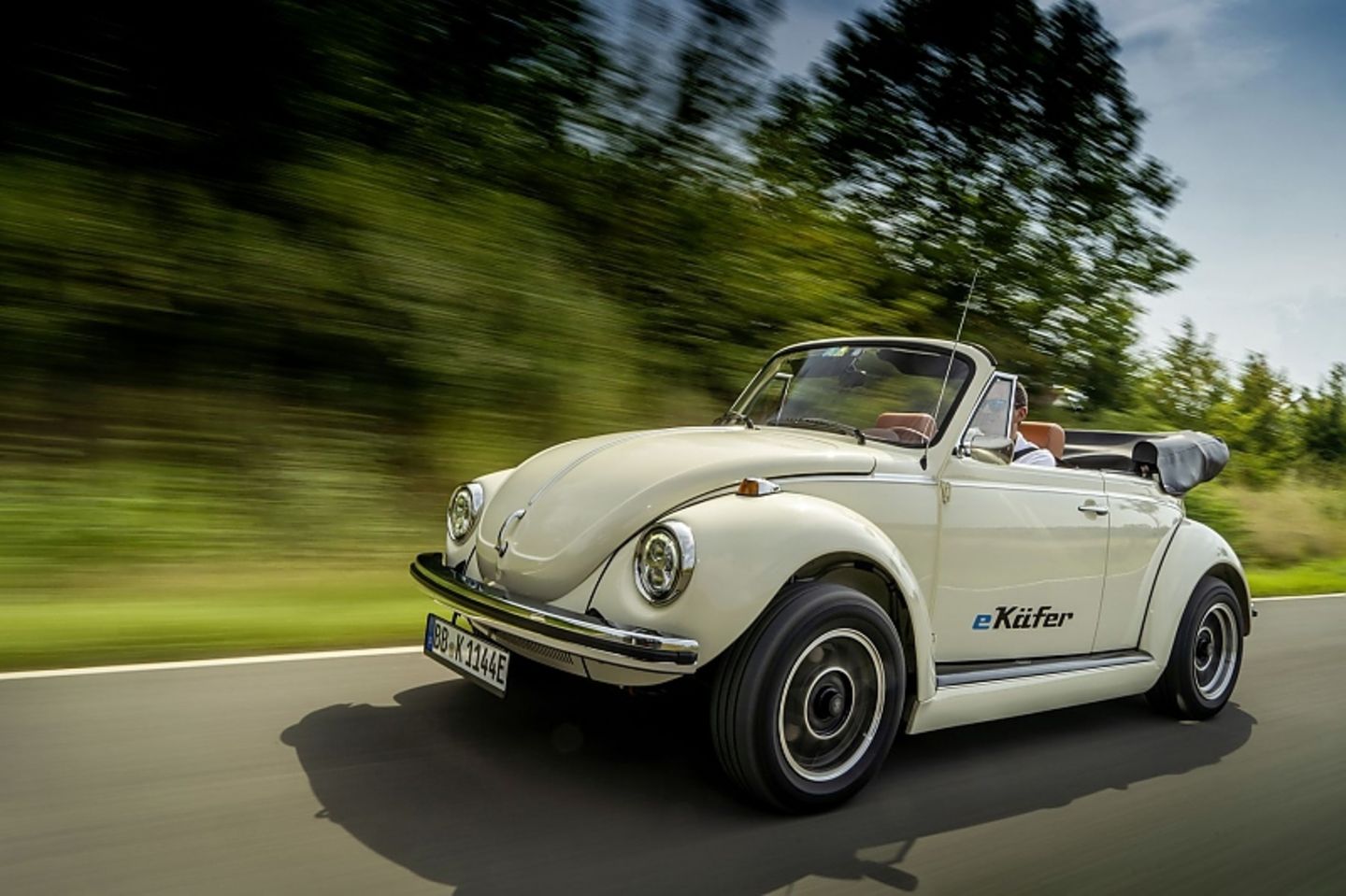 Der VW e-Käfer ist auch als Cabrio zu haben